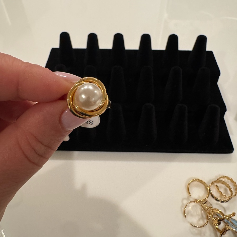 Elegant Gold and Pearl Ring 18k plate gold